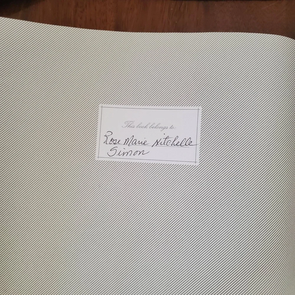 Martha Stewart's Wedding Cakes Hardcover First Edition 2007 Cookbook Guide